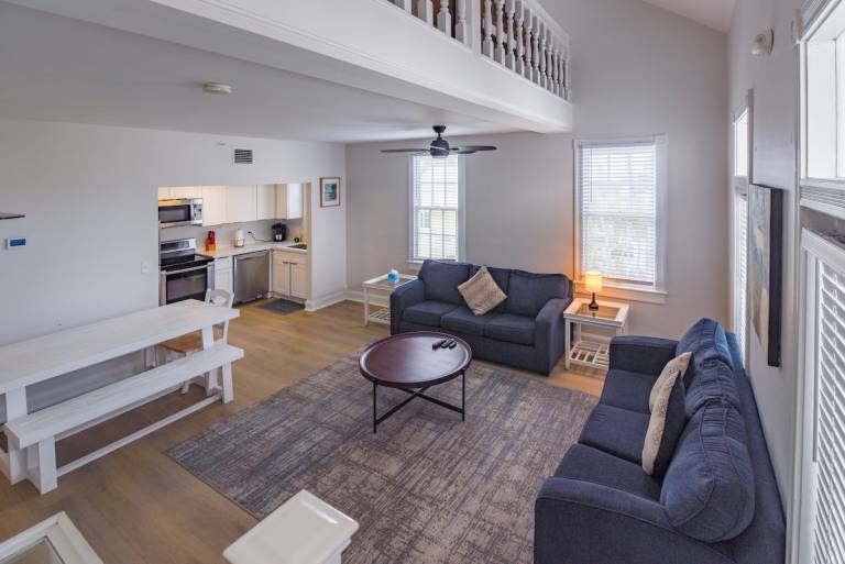 Duval Delight Recently Remodeled Condo on Duval! — photo 4