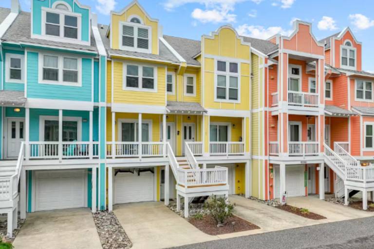 Children-friendly big condo with patio & private pool | Pet-friendly in Kill Devil Hills, NC