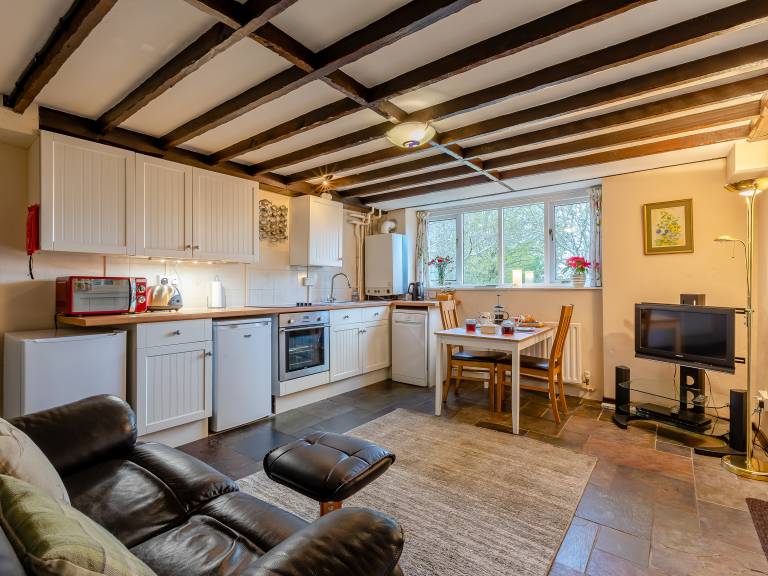 Orchard Cottage UK30437