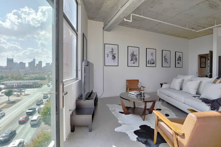 5M530 2 Story Loft with Views