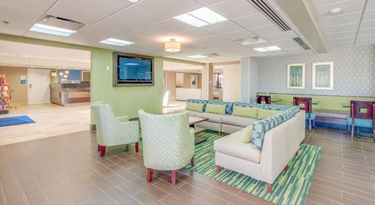 Holiday Inn Express Hotel & Suites Midlothian Turnpike By IHG — photo 4