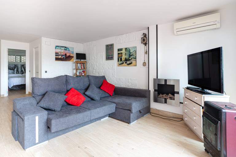 Fully equipped wonderful holiday apartment with terrace | Mountain view | Close to the beach | Pets allowed — photo 5