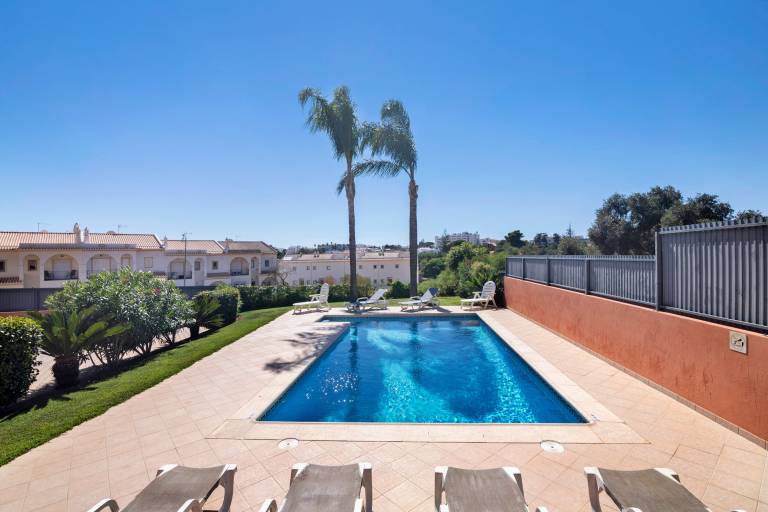 Fully equipped beautiful villa with garden, terrace & private pool | City view | Pets allowed — photo 2