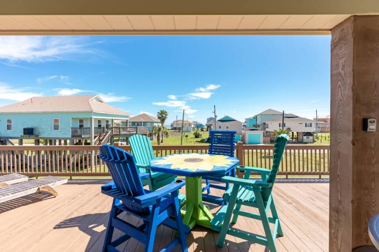 Vacation home with BBQ, yard & hot tub | Beach view — photo 3