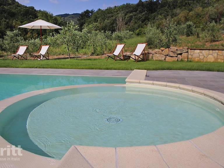 Vacation home with terrace, BBQ & yard — photo 4