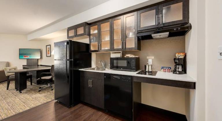Park Inn by Radisson, Calgary Airport North, AB — photo 4