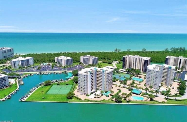 Condo North Naples