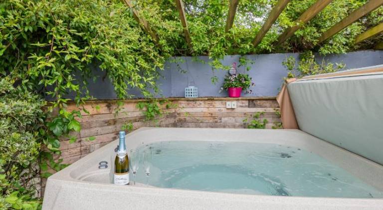 Beautiful house with garden & jacuzzi | Dogs allowed — photo 4