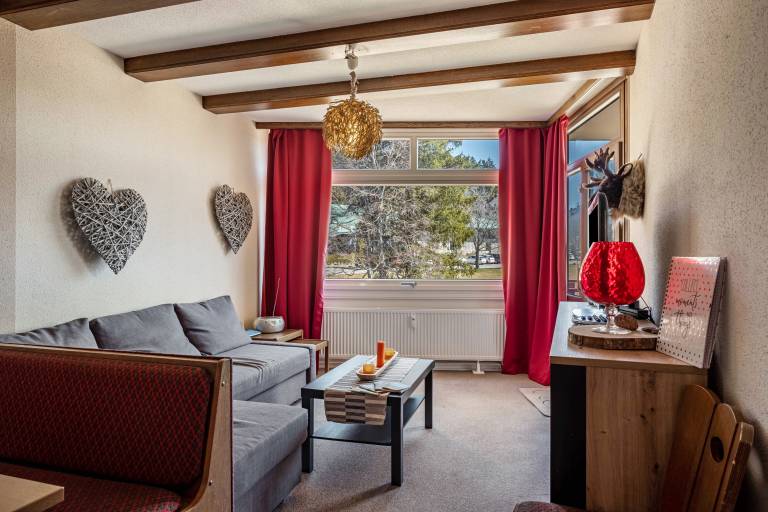 Family-oriented apartment with pool, garden & sauna | Garden view | Pets allowed — photo 5