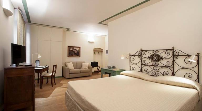 Borromeo Rooms Bed & Living — photo 2