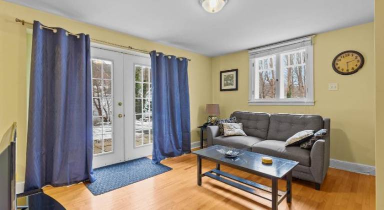 Serviced apartment with 2 rooms for 4 persons in St. John's, NL