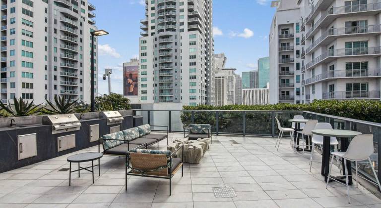 Nice holiday apartment with BBQ, pool & terrace | Near Bayside Marketplace | Pet-friendly — photo 4