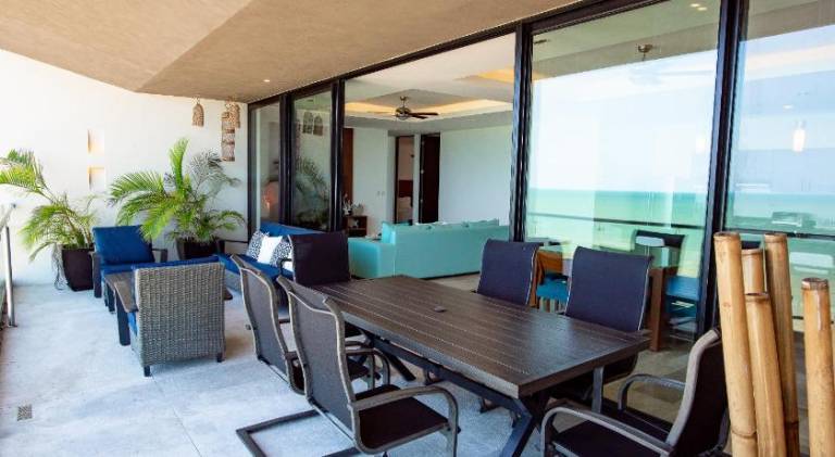 Apartment with pool — photo 5