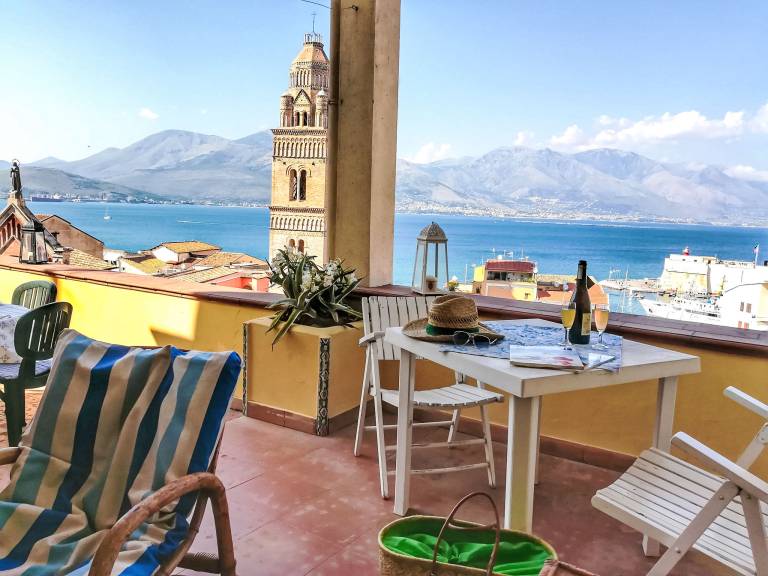 Fully equipped apartment with terrace & barbeque | Sea view | Dogs allowed — photo 2