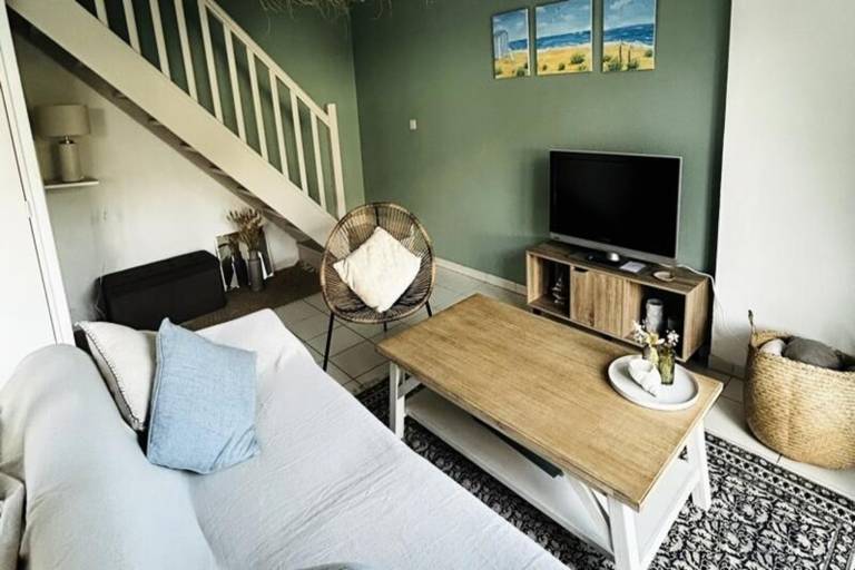Apartment with BBQ, patio & yard | Garden view | Next to the beach | Pet-friendly — photo 2