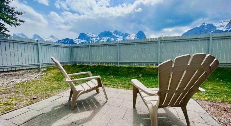Charming vacation home | Good for workation | Pets allowed in Canmore, AB