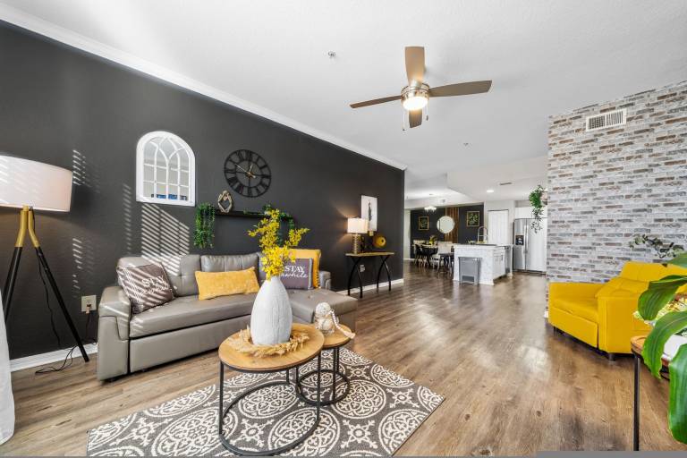 Modern 3BR 2BA Pools Gym Near Airport 5