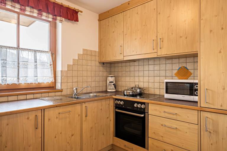 Family-friendly lovely apartment with yard & patio | Mountain view | Dogs allowed — photo 4