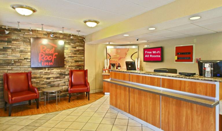 Red Roof Inn Greensboro Coliseum — photo 3