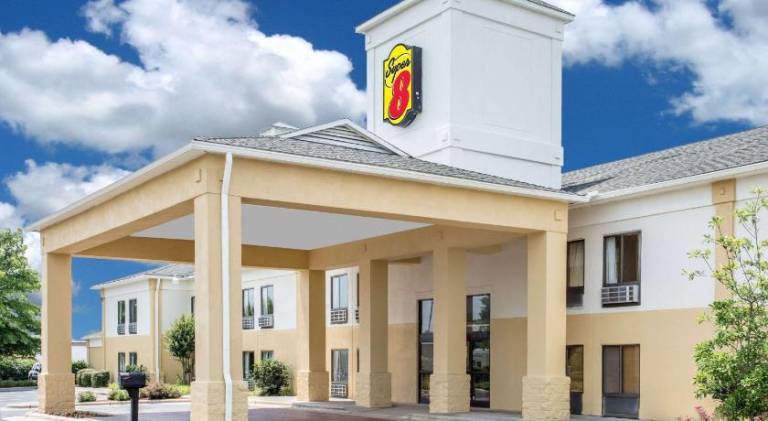 Super 8 by Wyndham Clemmons/Bermuda Run/Winston-Salem I-40 — photo 2