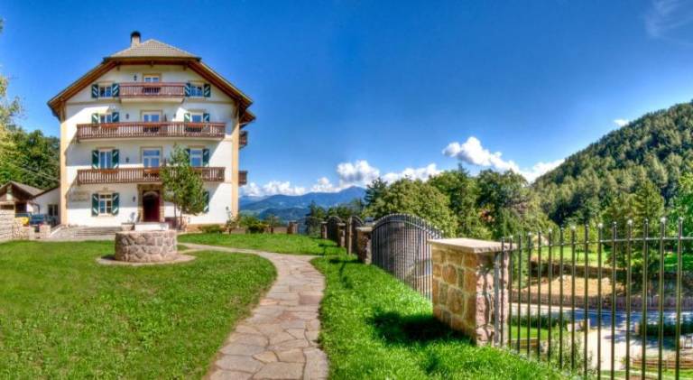 Serviced apartment with hot tub, garden & sauna | Pets allowed in Renon