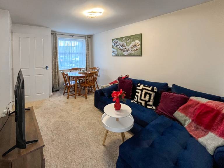 Family-oriented wonderful cottage with yard | River view | Pets are welcome — photo 2