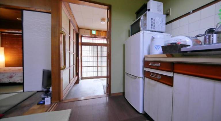 Vacation home with jacuzzi & terrace | Next to Ponto-chō | Perfect for remote work — photo 5
