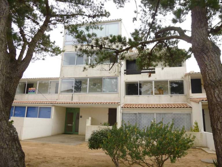 Holiday apartment with 1 room for 4 persons in Saint-Hilaire-de-Riez
