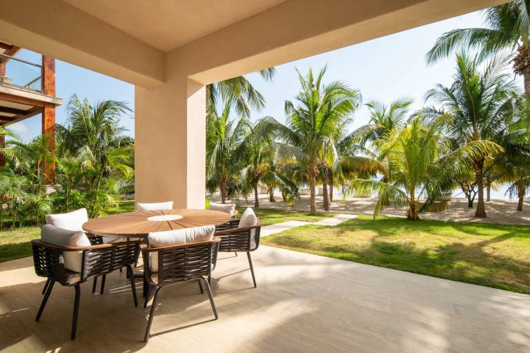 Artila Isla Mujeres Garden Retreat with Beach Acc