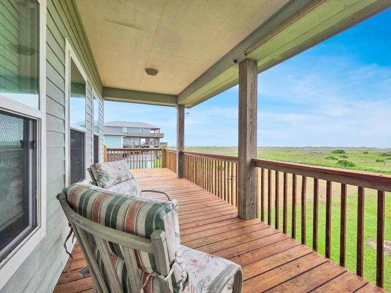 Vacation home with yard & grill | Beach view — photo 2