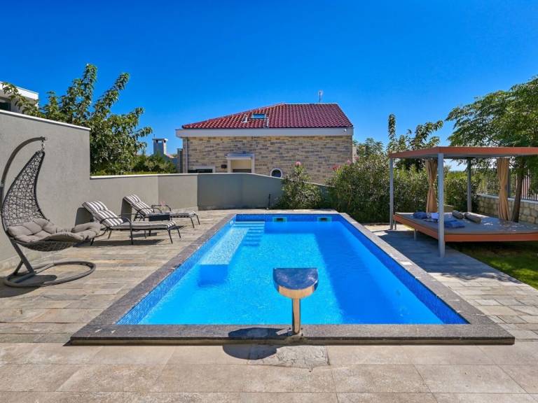 Luxury Villa Lunaria with Pool — photo 4