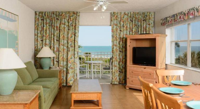 Ample serviced apartment with patio, sauna & hot tub | Close to the beach | Pet-friendly — photo 2