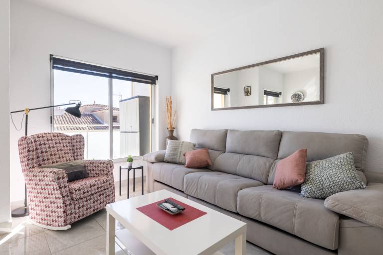 Apartment 'Mestral' with Balcony, Wi-Fi and Air Conditioning in Cambrils
