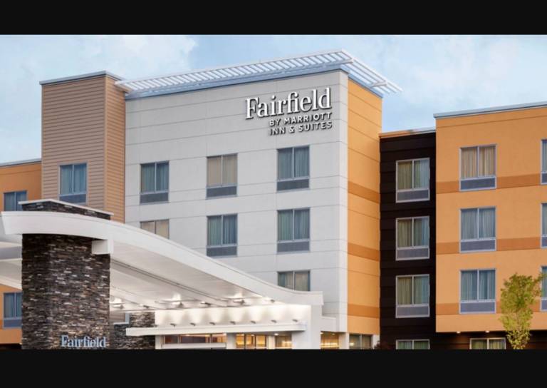 Fairfield by Marriott Inn & Suites Kansas City at The Legends
