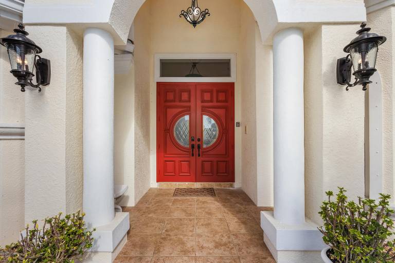 Sophisticated Style- Pool, Outdoor Bar, minutes to downtown Cape Coral- Villa Tuscany - Roelens — photo 4