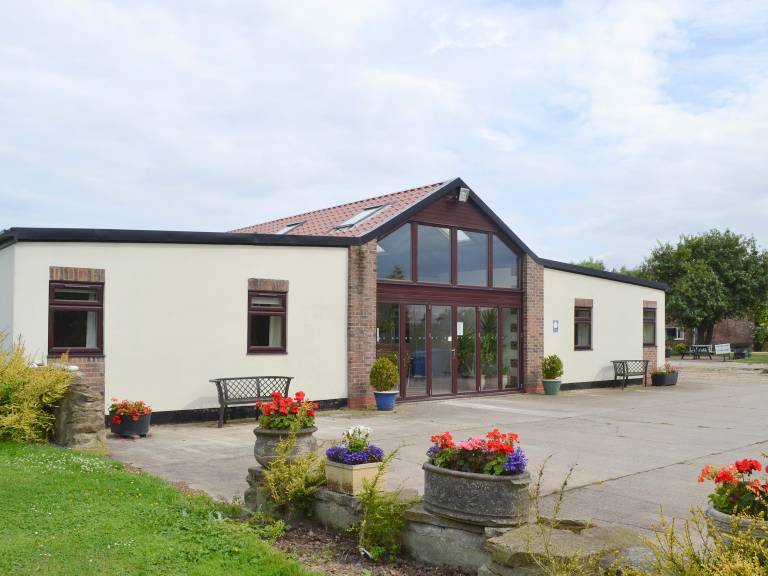Cottage Hull
