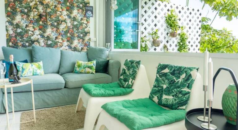 Villa with yard & patio — photo 4