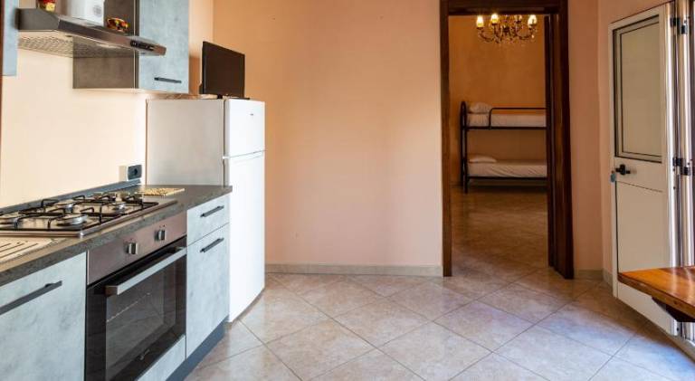 Apartment with 1 room for 4 persons — photo 3
