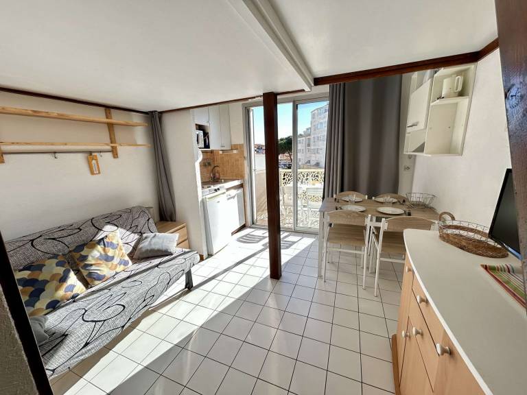 Studio with 1 room for 4 persons — photo 4