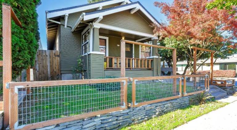 House with yard & terrace — photo 4