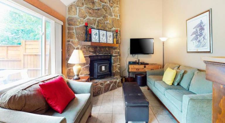 Ample holiday apartment with jacuzzi | Pets are welcome in Winter Park, CO