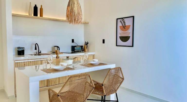 Pleasant villa with hot tub & pool | Pet-friendly — photo 4
