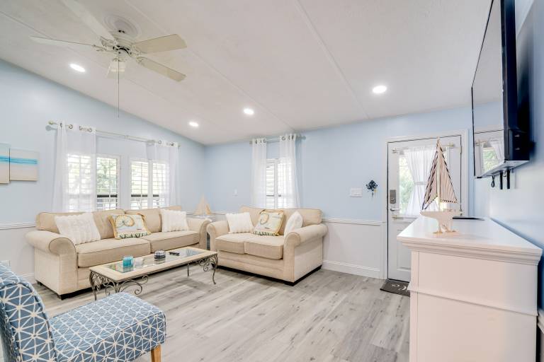 Golf & Pool Access: Home w/ Yard in Lady Lake — photo 4