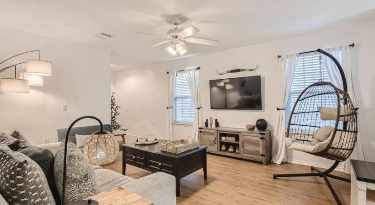 House | Suitable for remote work | Pets allowed — photo 2