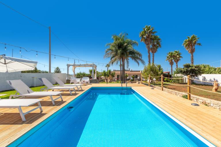 Villa with private pool, grill & jacuzzi | Pool view in Salve