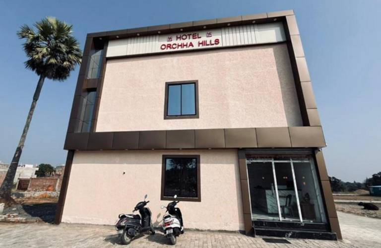 ORCHHA HILLS HOTEL in Orchha