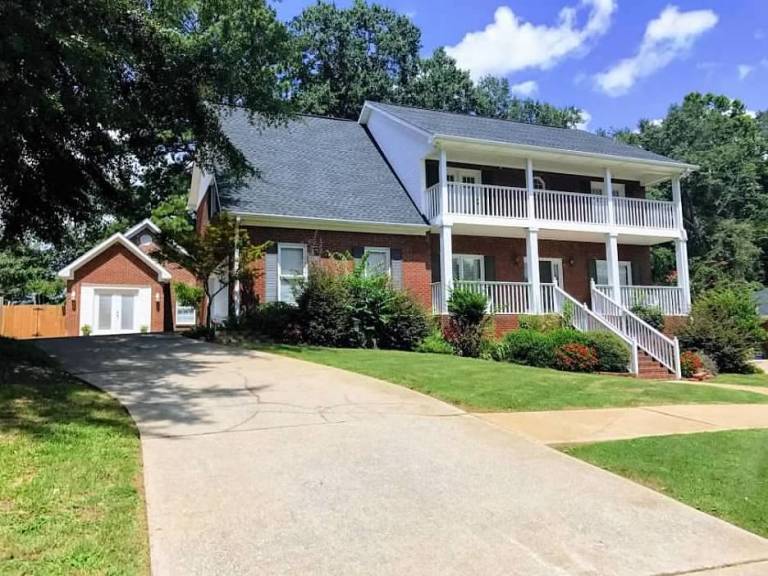 Southern Charmer Cottage - Bama Vacation Rentals — photo 5