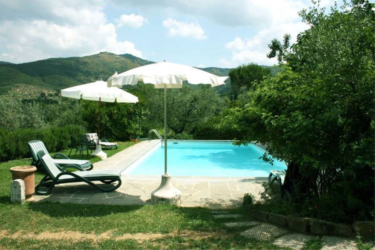 Villa with private pool, grill & yard — photo 2