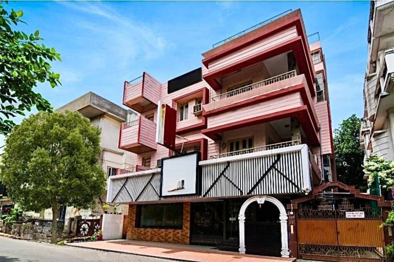 Collection O Kolkata International Airport