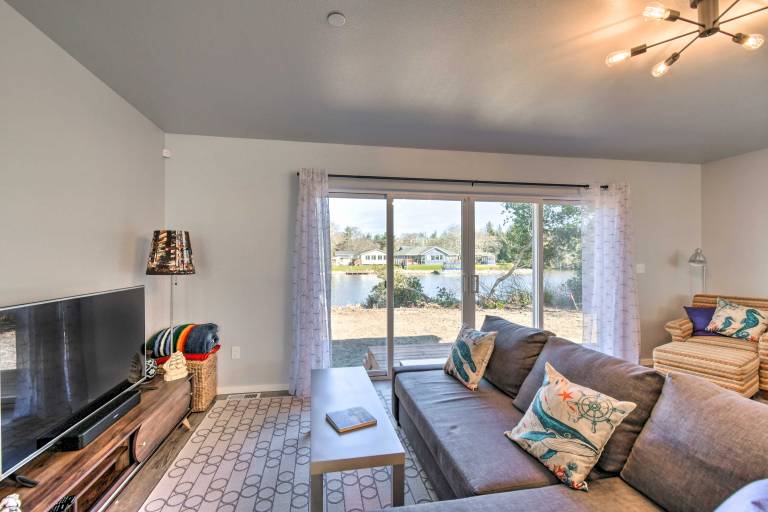 Dock, Water Views: Dog-Friendly Ocean Shores Home! — photo 3